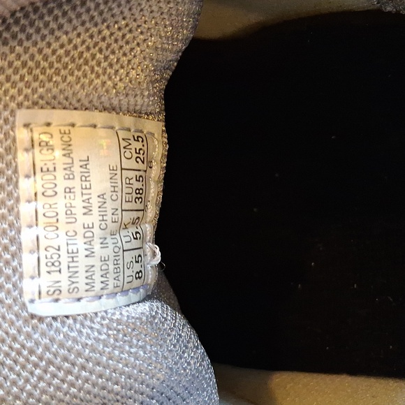 Skechers Black, Red & Gray Womans Sneakers, Key Chain, Messenger Bag &  Backpack - Picture 10 of 13